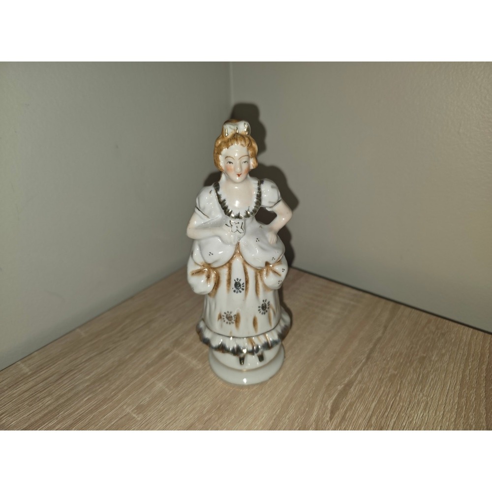 Vintage Made in Occupied Japan Porcelain Colonial‎ Lady Figurine Gold Trim White